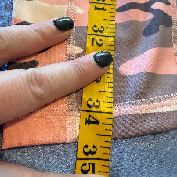 NWT Syoss Pink and Gray Full-Length Leggings with Vibrant Pattern - Picture 3 of 6